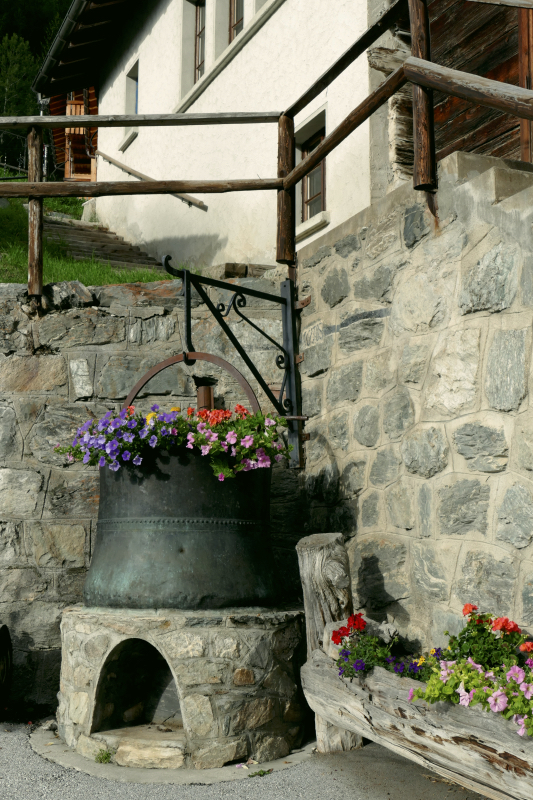 Flowerpots, St. Luc (VS)